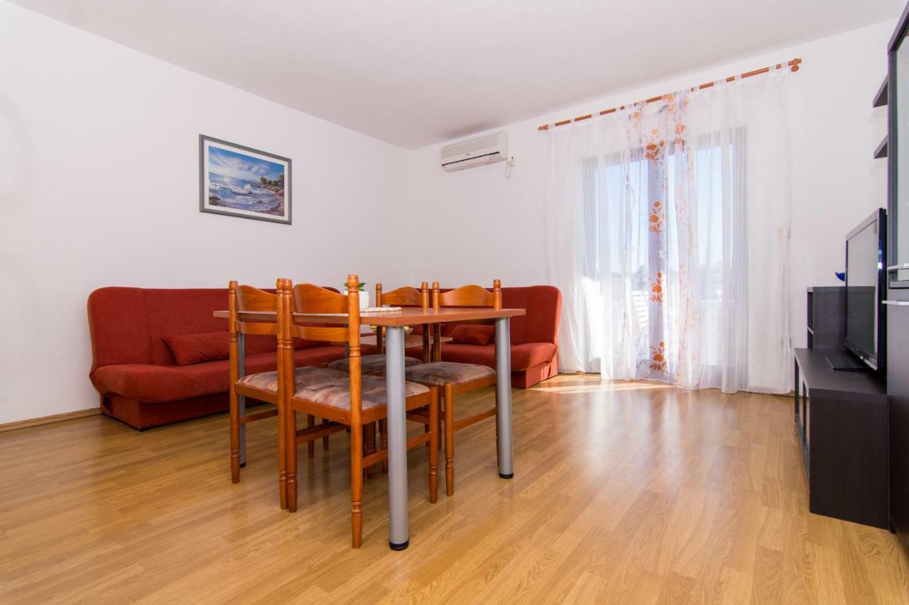 Apartments Jozic Seget Vranjica Exterior foto