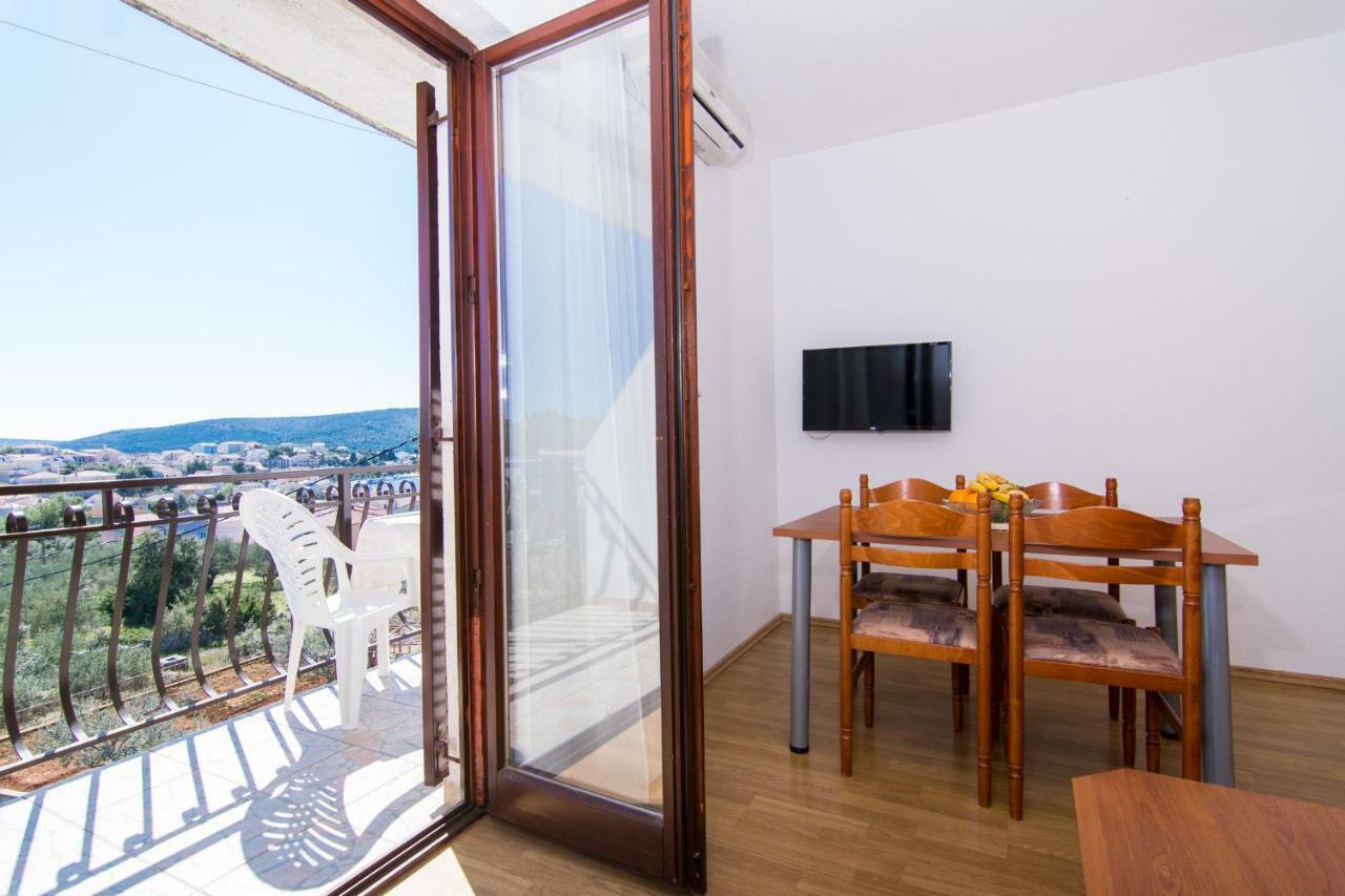 Apartments Jozic Seget Vranjica Exterior foto