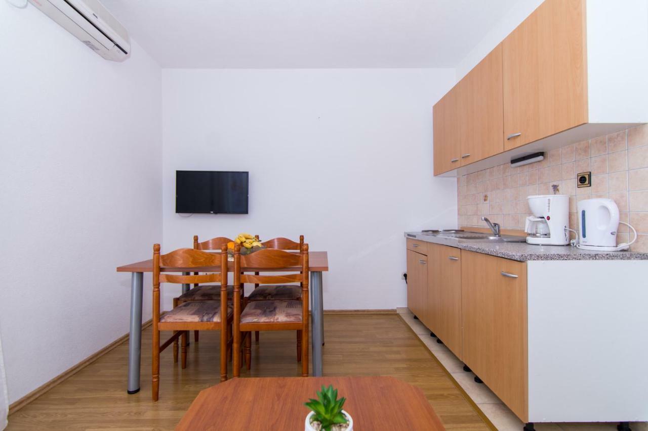 Apartments Jozic Seget Vranjica Exterior foto